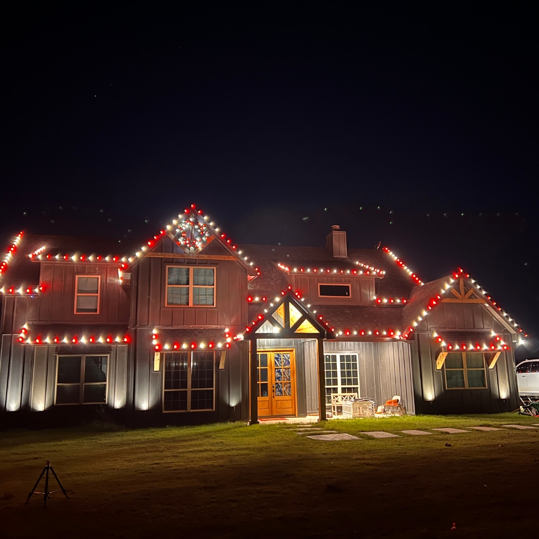 Classic Red & White Roofline